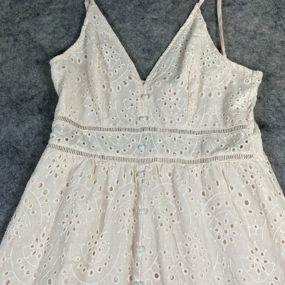 Simplee Dress Women's M Pink Lace Embroidered V Neck Pearl Buttons Baby Doll Y2K - Picture 8 of 13